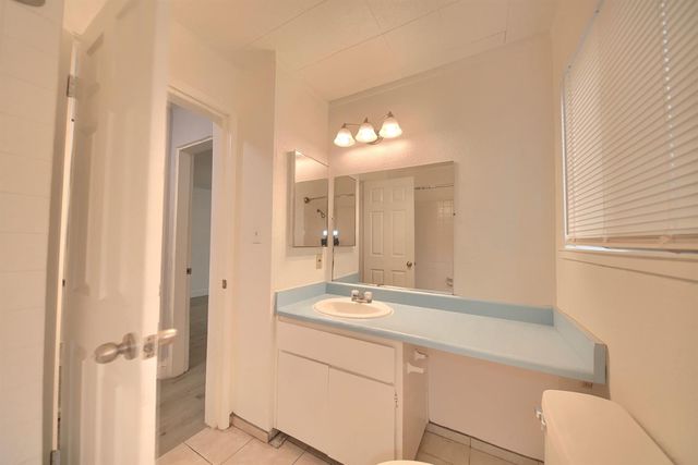 8107 Grenoble Way, Stockton, CA 95210