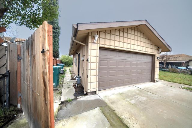 8107 Grenoble Way, Stockton, CA 95210