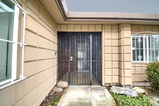 8107 Grenoble Way, Stockton, CA 95210