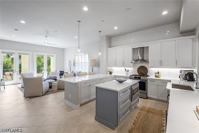 2851 Tiburon BLVD E 9-103, Naples, FL 34109