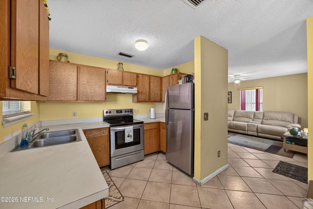 5375 DODGE Road, Jacksonville, FL 32209
