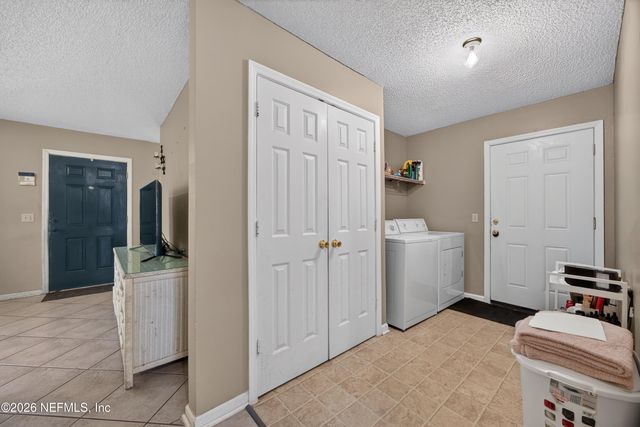 5375 DODGE Road, Jacksonville, FL 32209