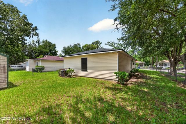 5375 DODGE Road, Jacksonville, FL 32209