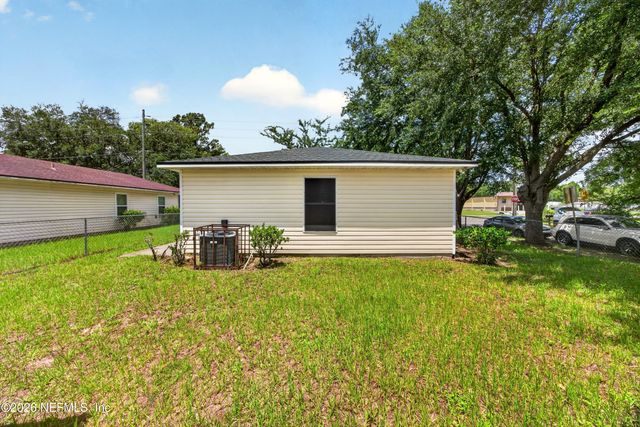 5375 DODGE Road, Jacksonville, FL 32209