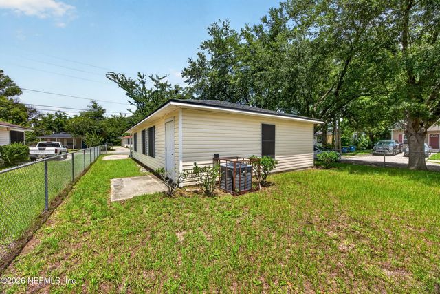 5375 DODGE Road, Jacksonville, FL 32209