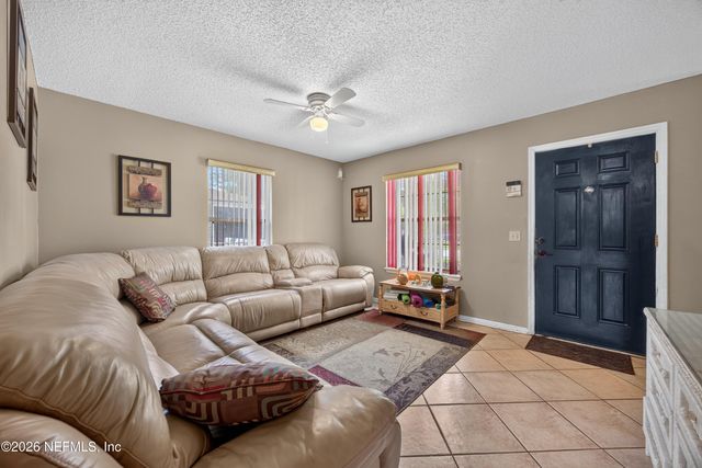 5375 DODGE Road, Jacksonville, FL 32209