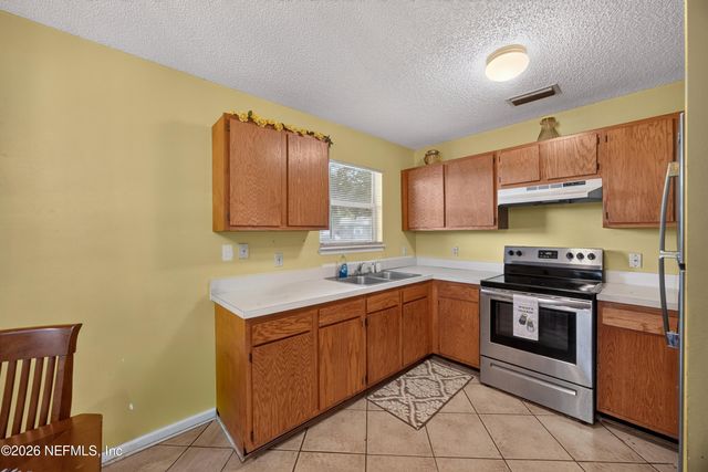 5375 DODGE Road, Jacksonville, FL 32209