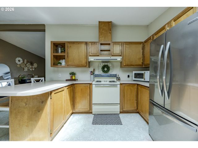 1939 MCDONALD Ct, Springfield, OR 97477