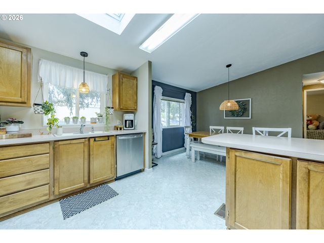 1939 MCDONALD Ct, Springfield, OR 97477