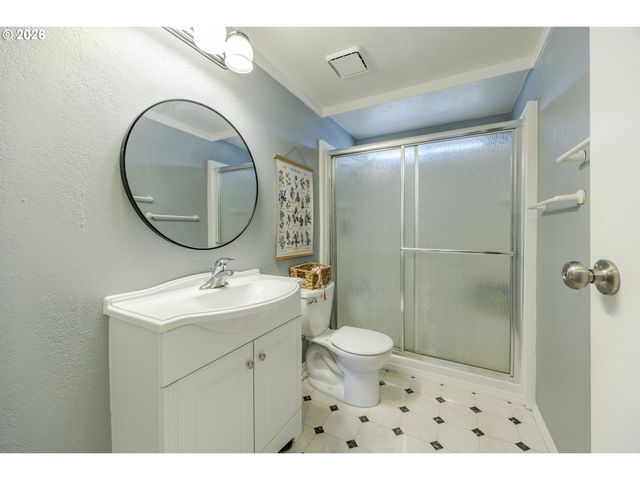 1939 MCDONALD Ct, Springfield, OR 97477