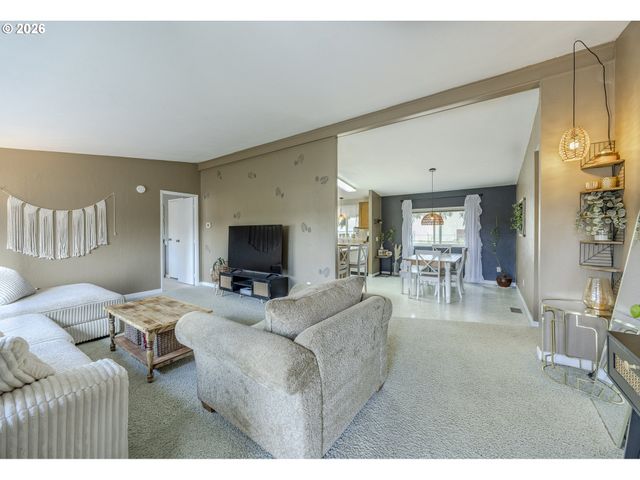 1939 MCDONALD Ct, Springfield, OR 97477