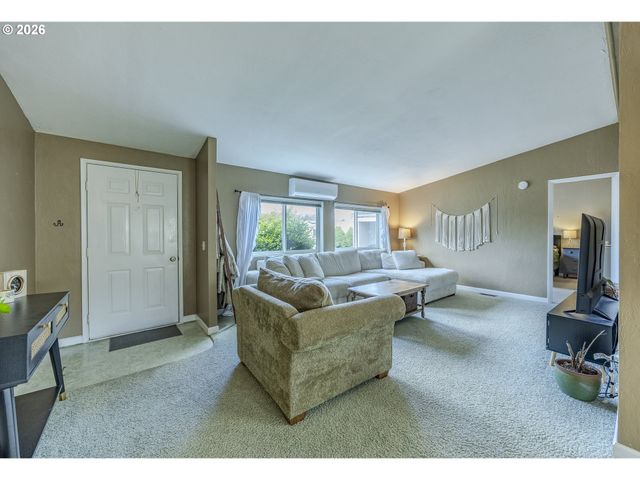 1939 MCDONALD Ct, Springfield, OR 97477