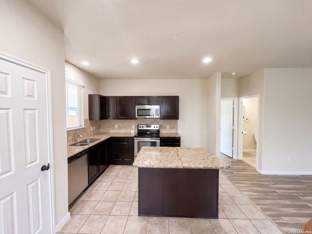 7618 PARAISO PT, Boerne, TX 78015