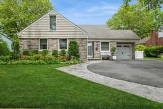 639 Lakeview Avenue, Rockville Centre, NY 11570