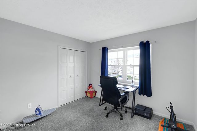 301 El Conquistador Pl, Louisville, KY 40220