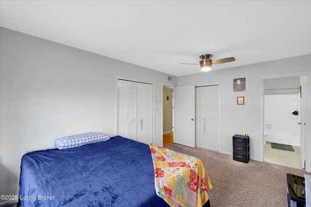 301 El Conquistador Pl, Louisville, KY 40220