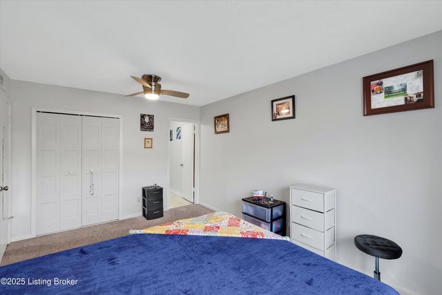 301 El Conquistador Pl, Louisville, KY 40220