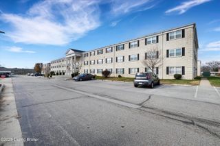 301 El Conquistador Pl, Louisville, KY 40220