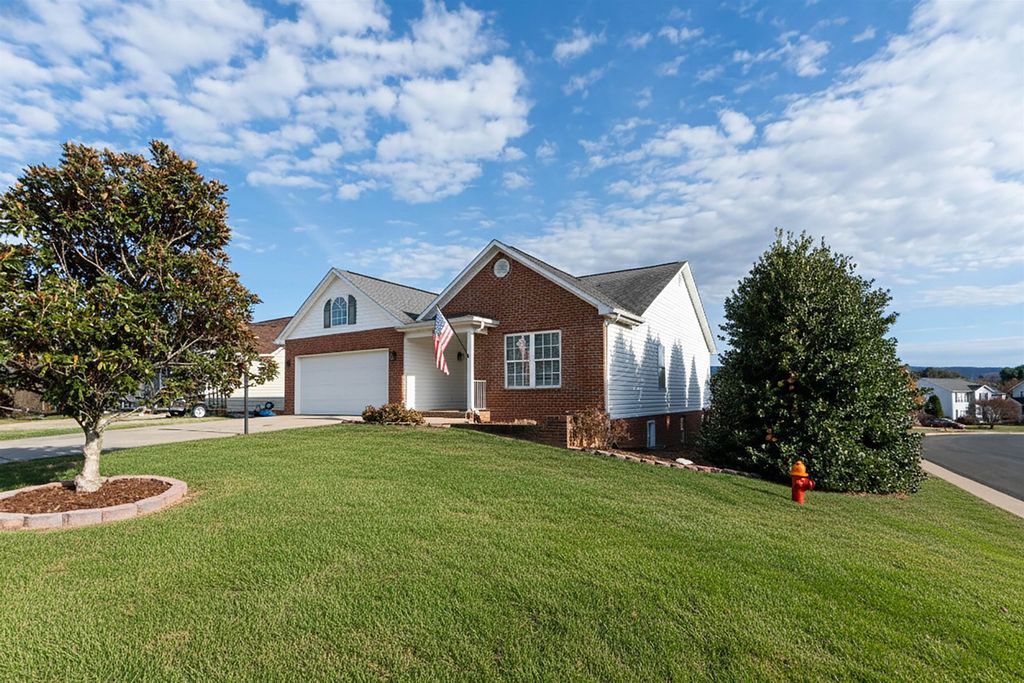 200 BEDFORD RD, Waynesboro, VA 22980