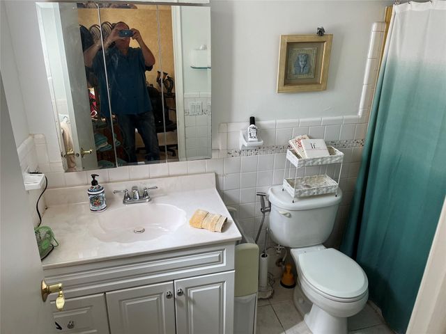 412 S Luna Court 2, Hollywood, FL 33021