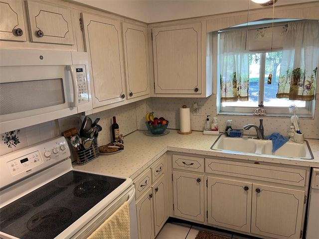 412 S Luna Court 2, Hollywood, FL 33021