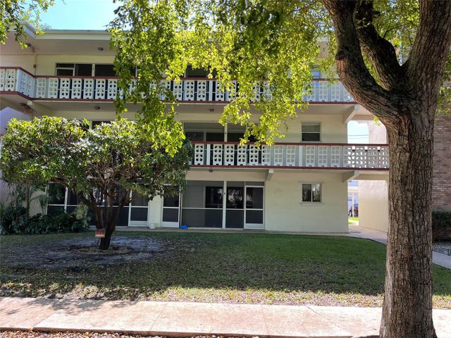 412 S Luna Court 2, Hollywood, FL 33021