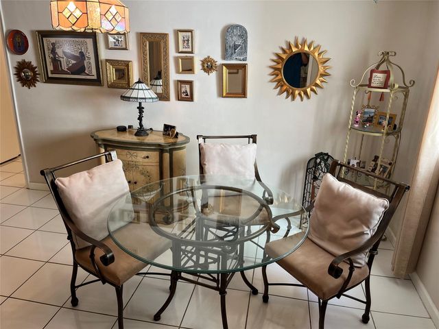 412 S Luna Court 2, Hollywood, FL 33021