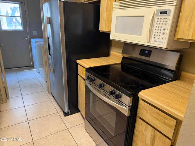 1126 E CHERYL Drive, Phoenix, AZ 85020