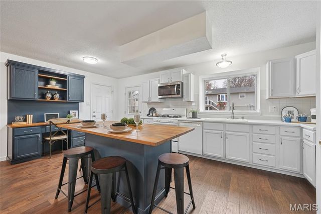 14 Dogwood Court, St Peters, MO 63376