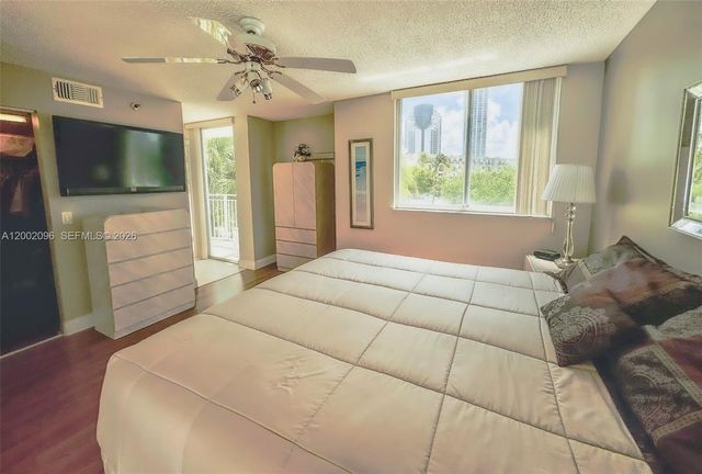 18000 N Bay Road 201, Sunny Isles Beach, FL 33160