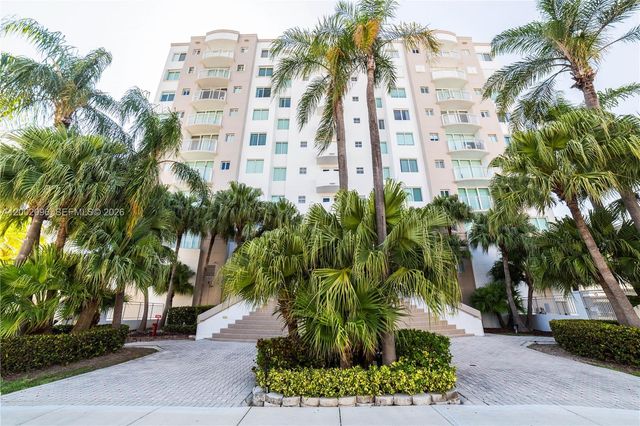 18000 N Bay Road 201, Sunny Isles Beach, FL 33160