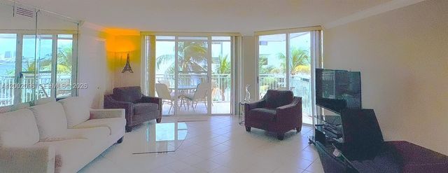 18000 N Bay Road 201, Sunny Isles Beach, FL 33160