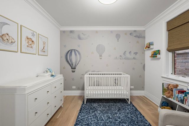 658 W Melrose Street 1, Chicago, IL 60657