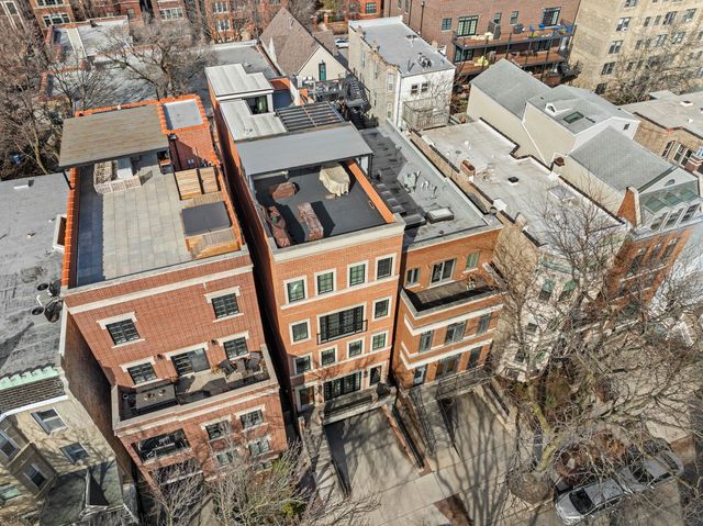 658 W Melrose Street 1, Chicago, IL 60657