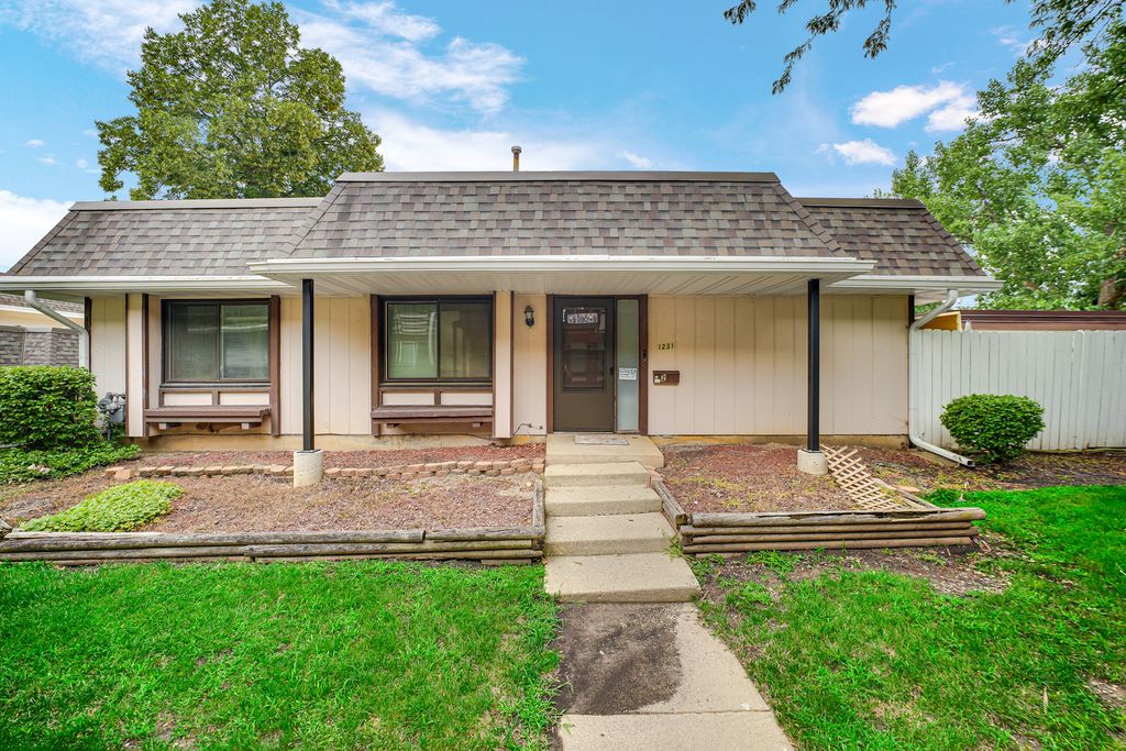 1231 San Simeon Drive, Hanover Park, IL 60133