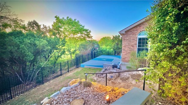 2906 Padina DR, Austin, TX 78733