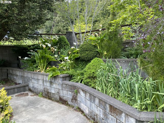 239 10TH St, Port Orford, OR 97465