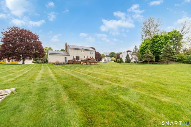 27 South Pond Circle, Cheshire, CT 06410