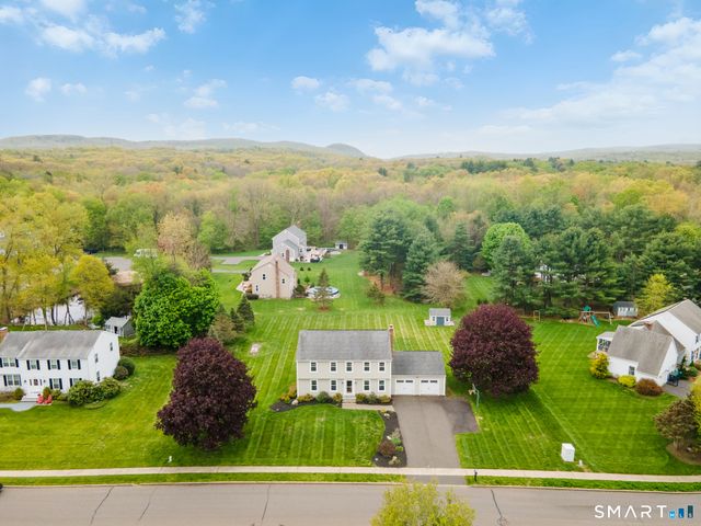 27 South Pond Circle, Cheshire, CT 06410