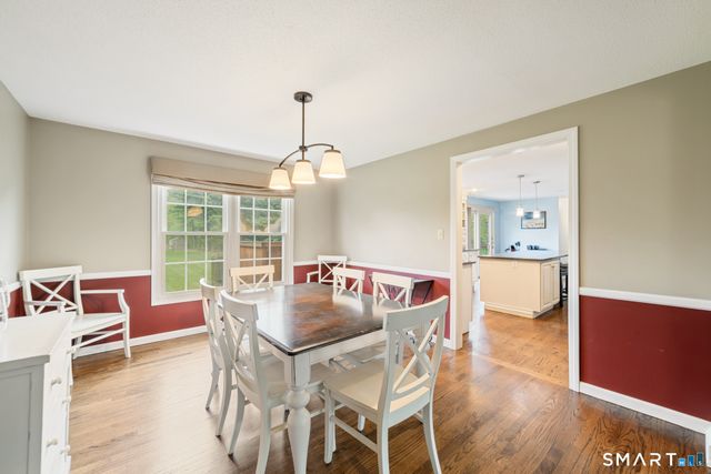 27 South Pond Circle, Cheshire, CT 06410