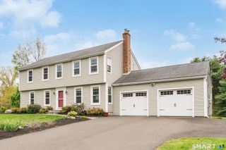 27 South Pond Circle, Cheshire, CT 06410