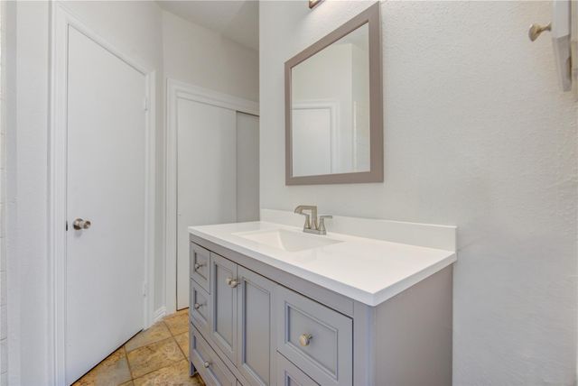 308 N Ranch House Road, Angleton, TX 77515