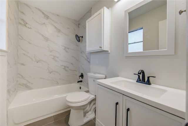 308 N Ranch House Road, Angleton, TX 77515