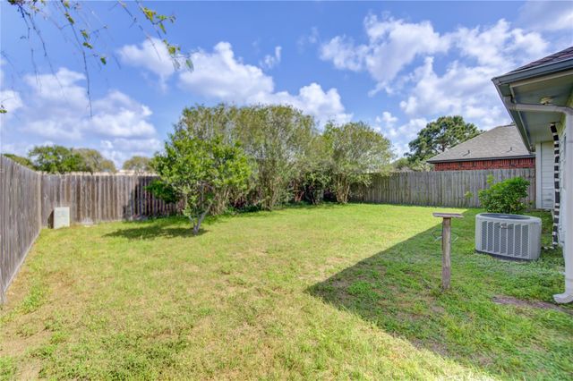 308 N Ranch House Road, Angleton, TX 77515