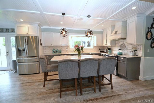 14 Mark Lane, Farmingville, NY 11738