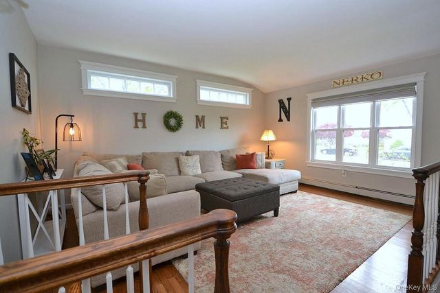 14 Mark Lane, Farmingville, NY 11738