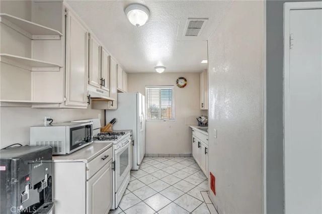 12116 Pluto Drive, Victorville, CA 92392