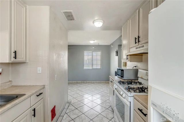 12116 Pluto Drive, Victorville, CA 92392