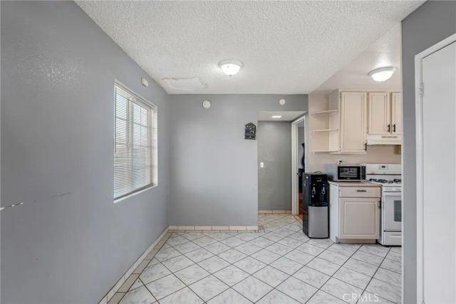 12116 Pluto Drive, Victorville, CA 92392