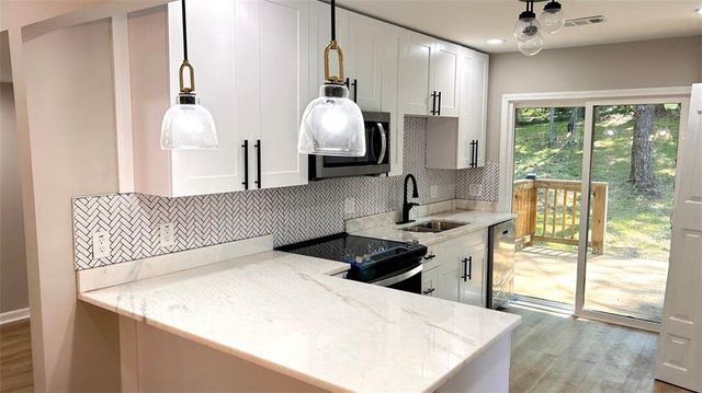 5324 JOAN OF ARC, Atlanta, GA 30349